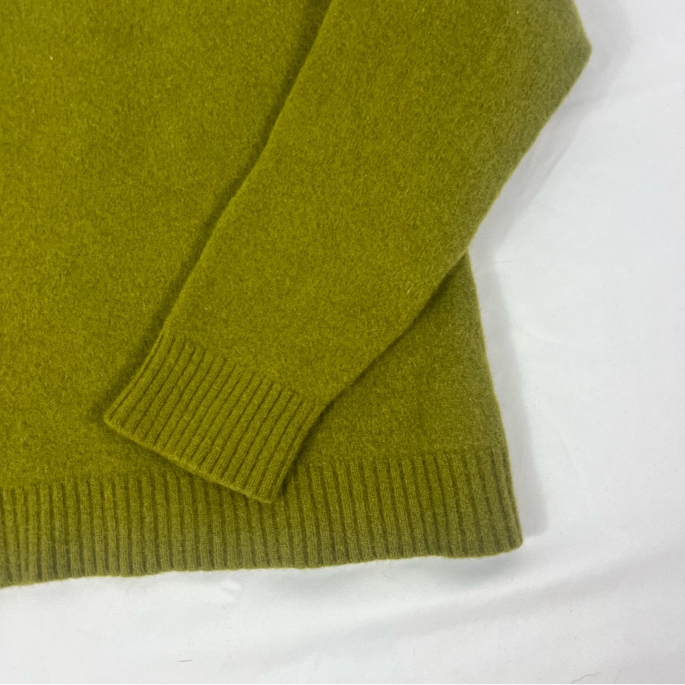 J.Crew Moss Green Lambs Wool Sweater - Picture 4 of 6